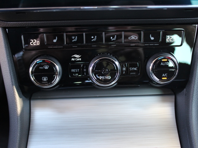 Superb Combi Ambition 1.5 TSI DSG ACT *ACC,NAVI,