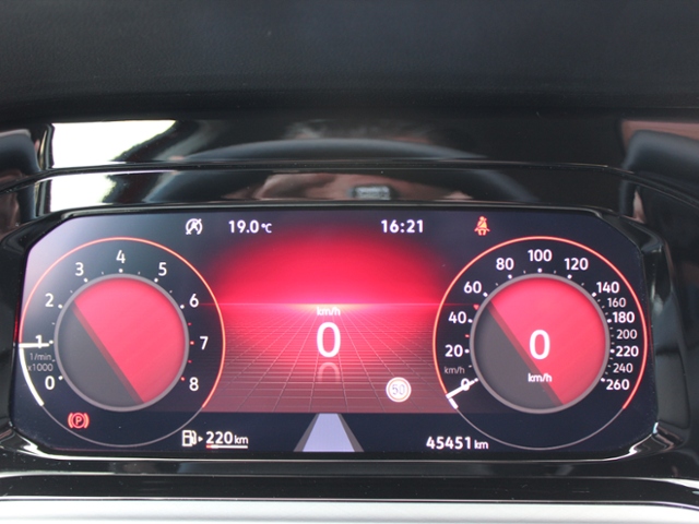 Golf VIII Variant Life 1.5 TSI *STHZ,NAVI,LED*