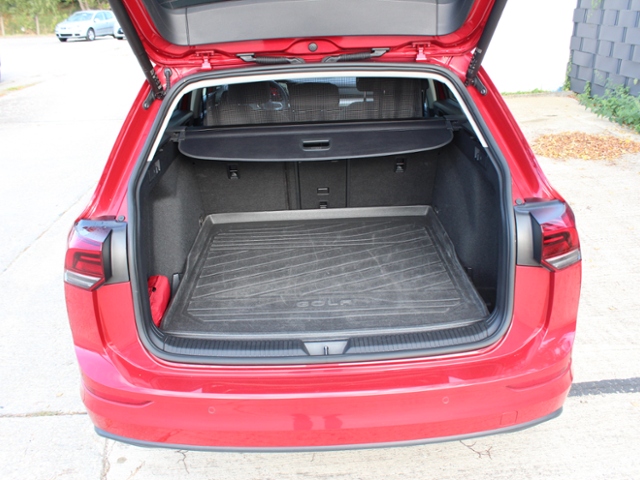 Golf VIII Variant Life 1.5 TSI *STHZ,NAVI,LED*