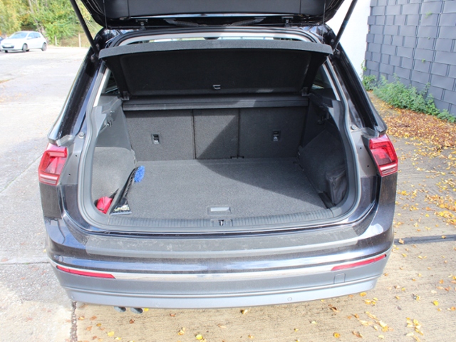 Tiguan Highline 2.0 TDI*STHZ,LED,AZV*