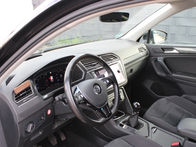 Tiguan Highline 2.0 TDI*STHZ,LED,AZV*