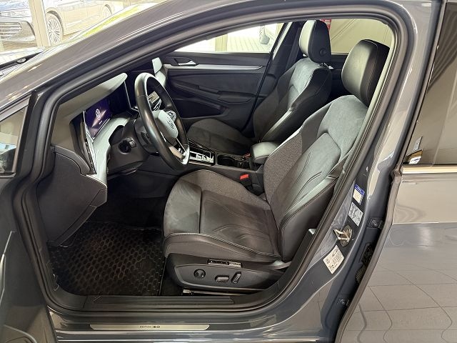 Golf VIII Edition 50 1.5 eTSI DSG *AHK,PANO,DCC*