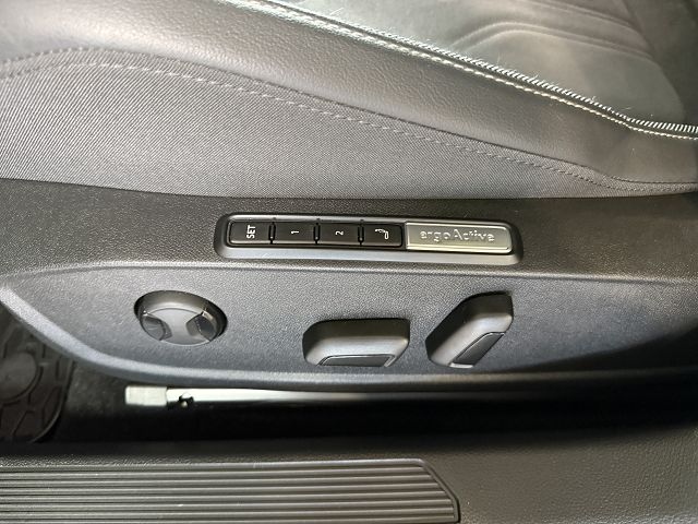 Golf VIII Edition 50 1.5 eTSI DSG *AHK,PANO,DCC*
