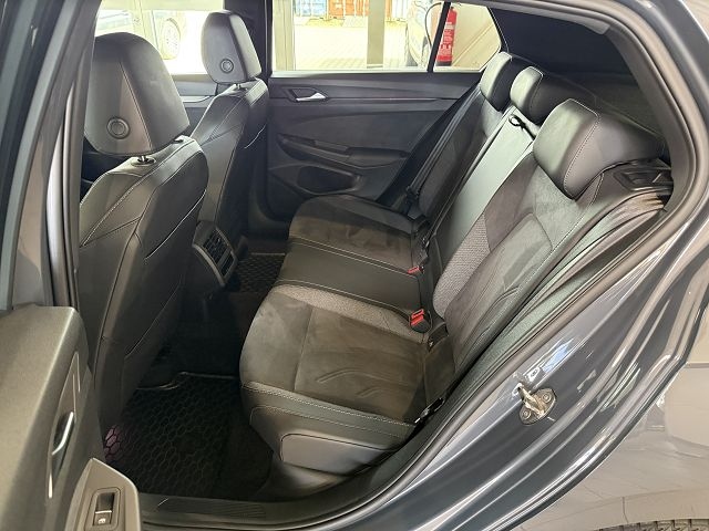 Golf VIII Edition 50 1.5 eTSI DSG *AHK,PANO,DCC*