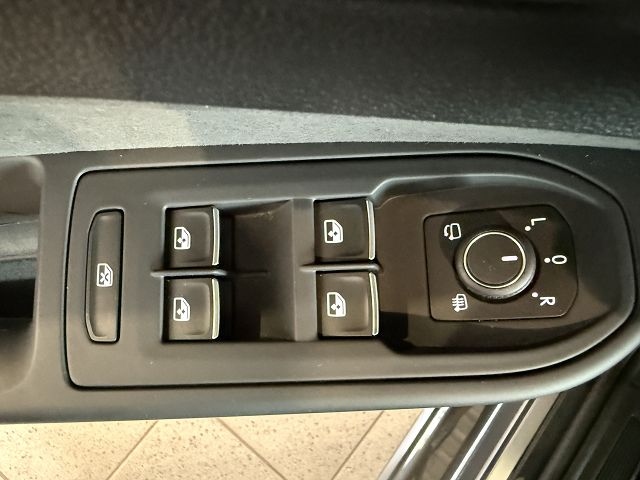 Golf VIII Edition 50 1.5 eTSI DSG *AHK,PANO,DCC*