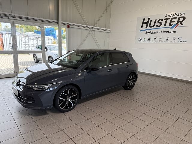 Golf VIII Edition 50 1.5 eTSI DSG *AHK,PANO,DCC*