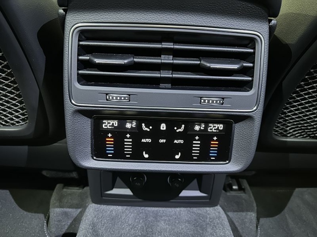 Q7 45 3.0 TDI quattro S line *LASER,STHZ,PANORAM