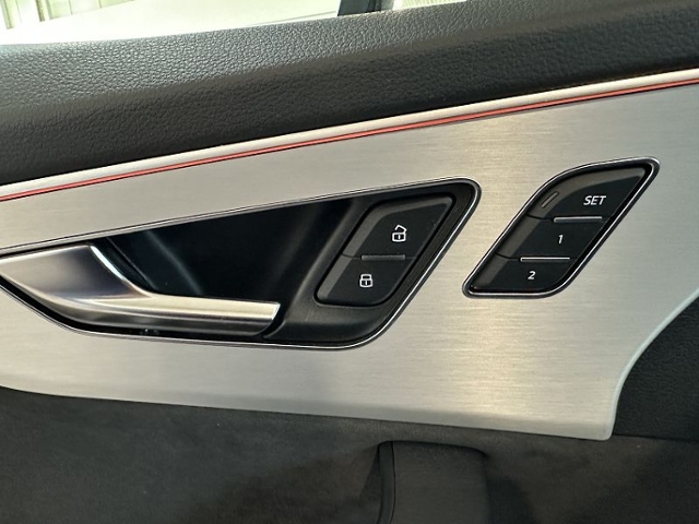 Q7 45 3.0 TDI quattro S line *LASER,STHZ,PANORAM