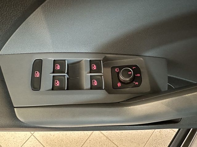 T-Cross Style 1.0 TSI DSG**AZV,LED**