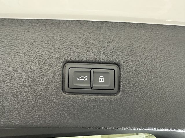 SQ8 4.0 TFSI quattro *STHZ,MATRIX,LEDER*,