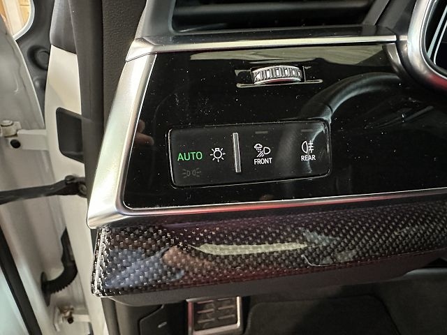 SQ8 4.0 TFSI quattro *STHZ,MATRIX,LEDER*,