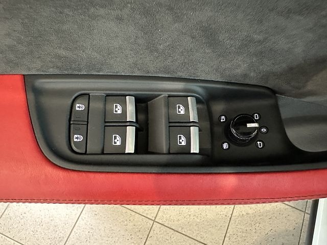 SQ8 4.0 TFSI quattro *STHZ,MATRIX,LEDER*,