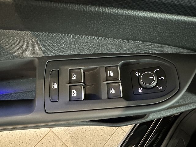 Golf VIII United 1.5 eTSI DSG*STHZ,LED*