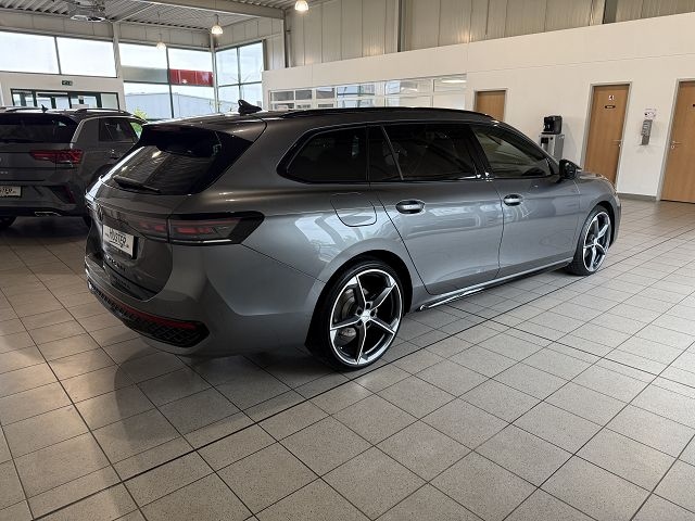 Passat Variant R-Line 'Signature' 2.0 TDI DSG 4M
