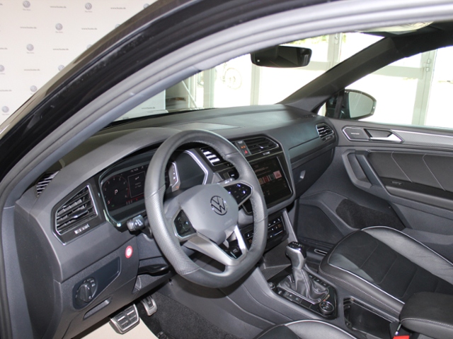 Tiguan R-Line 'Black Style' 4Motion 2.0 TSI DSG 