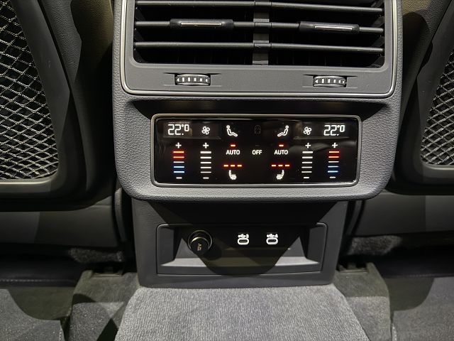 SQ7 4.0 TFSI quattro *AHK,STHZ,PANORAMA,INDIVIDU