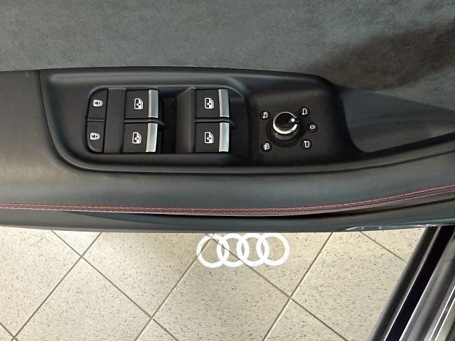 SQ7 4.0 TFSI quattro *AHK,STHZ,PANORAMA,INDIVIDU