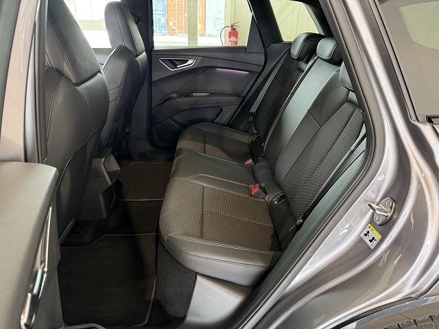 Q4 40 e-tron *Panorama,S-Line Int.,LED* basis