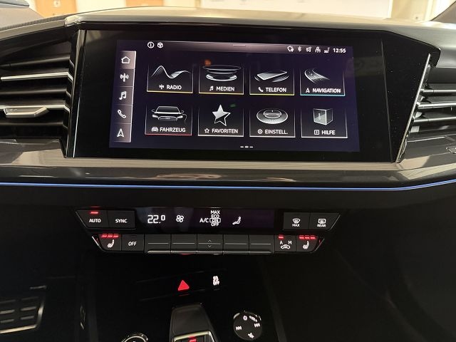 Q4 40 e-tron *Panorama,S-Line Int.,LED* basis