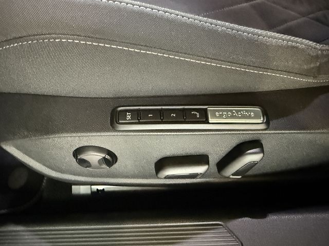 Golf VIII Variant Style 2.0 TDI DSG**MATRIX,AZV*