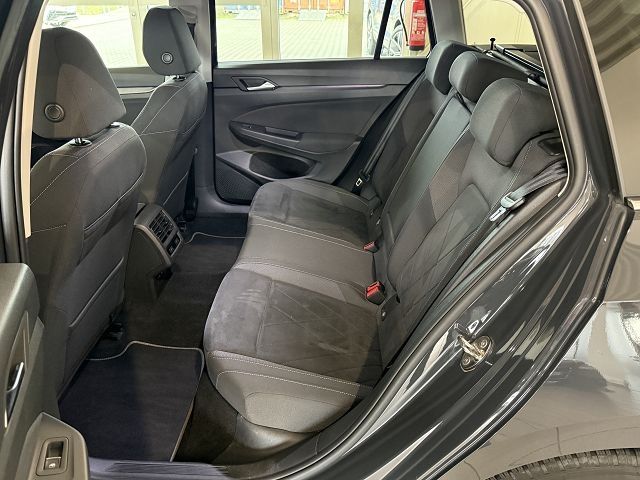 Golf VIII Variant Style 2.0 TDI DSG**MATRIX,AZV*