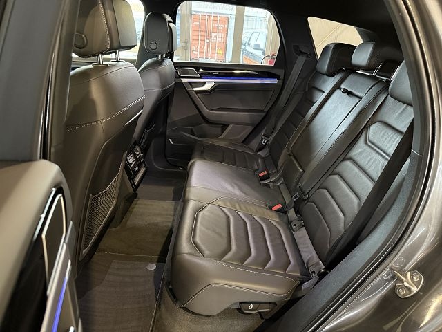 Touareg R-Line *BLACK STYLE* 3.0 V6 TDI 4Motion 