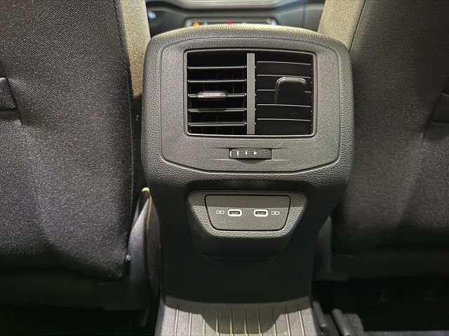 T-Roc Active 1.0 TSI**WENIG KM**