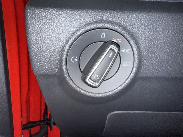 T-Roc Active 1.0 TSI**WENIG KM**