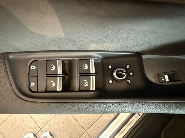 Q7 50 3.0 TDI quattro S line *STHZ,AHK,LASER,B&O