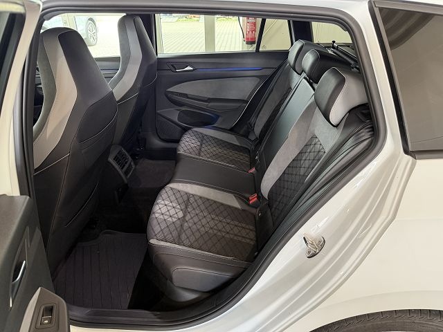 Golf VIII Variant R-Line 1.5 TSI OPF *ACC,AHK,RF