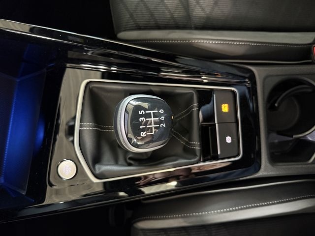 Golf VIII Variant R-Line 1.5 TSI OPF *ACC,AHK,RF