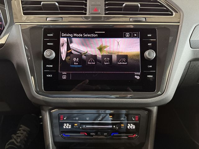 Tiguan R-Line 4Motion 2.0 TDI DSG *PANO,AHK,ACC,