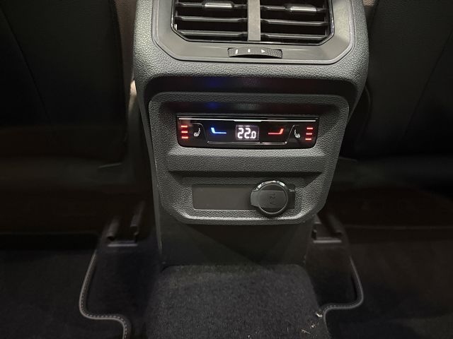 Tiguan R-Line 4Motion 2.0 TDI DSG *PANO,AHK,ACC,