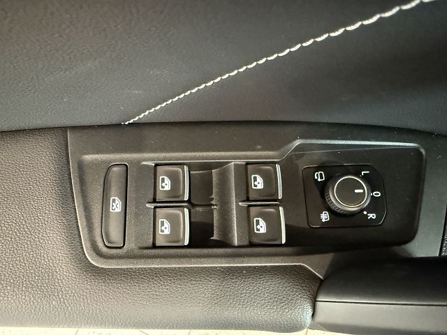 Tiguan R-Line 4Motion 2.0 TDI DSG *PANO,AHK,ACC,